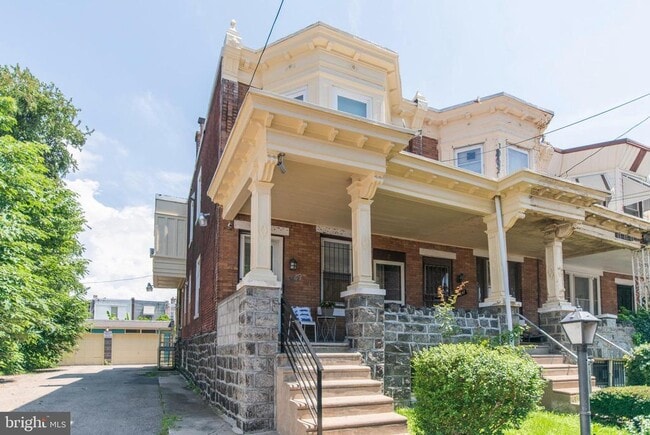 Building Photo - 1549 N 56th St