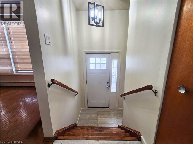 Photo - 131 Baldwin Ave Unité Upper