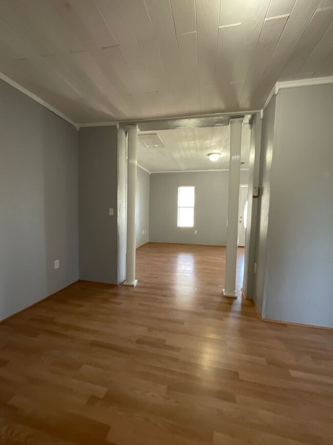 Photo - 623 NW 2nd St