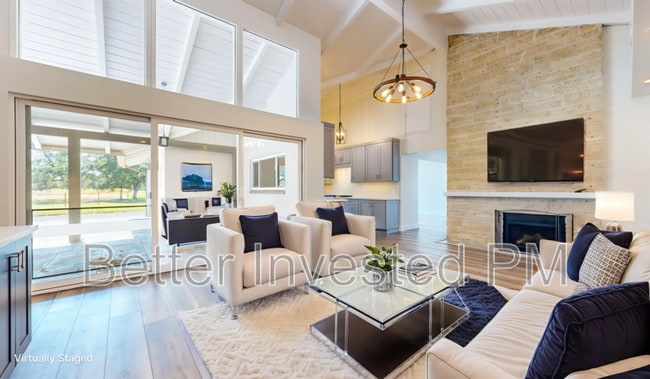 Photo - 475 Country Club Dr