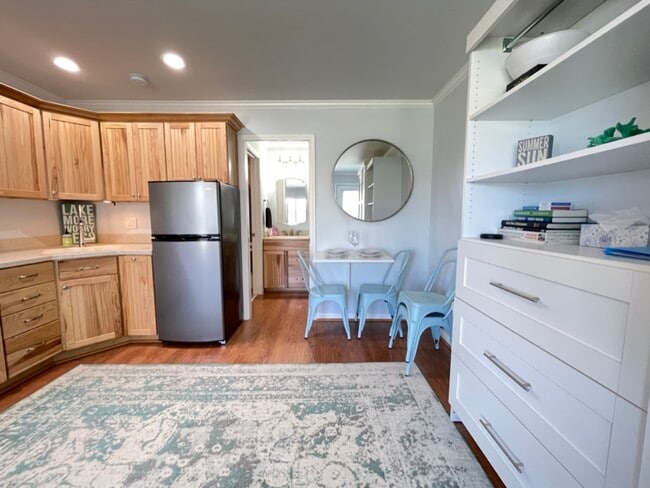 Photo - 3220 Merritt St