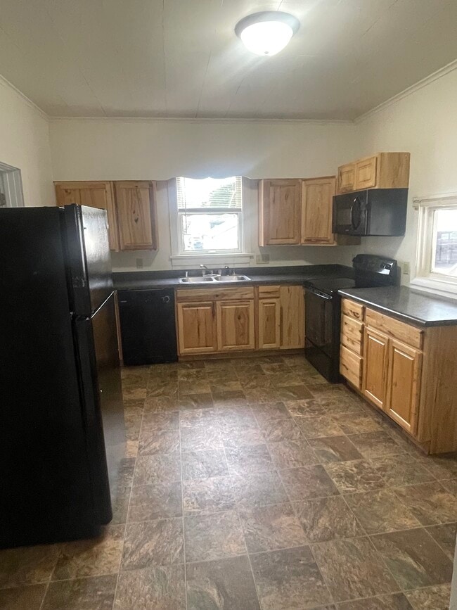 Photo - 852 Elmwood Ave