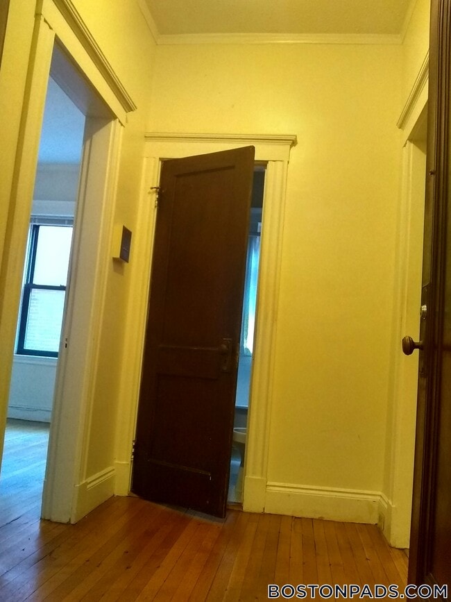 Building Photo - 17-19 Washington St. Rental