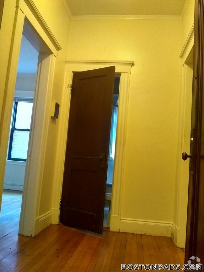 Building Photo - 17-19 Washington St. Rental