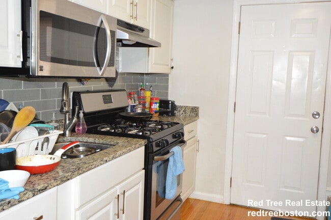 Building Photo - 712 Shawmut Ave Unit 1R Rental