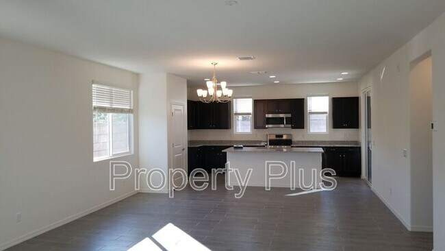 Photo - 2213 W Carol Ann Way