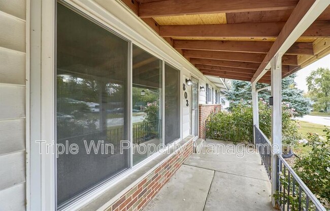 Photo - 803 Holiday Ave