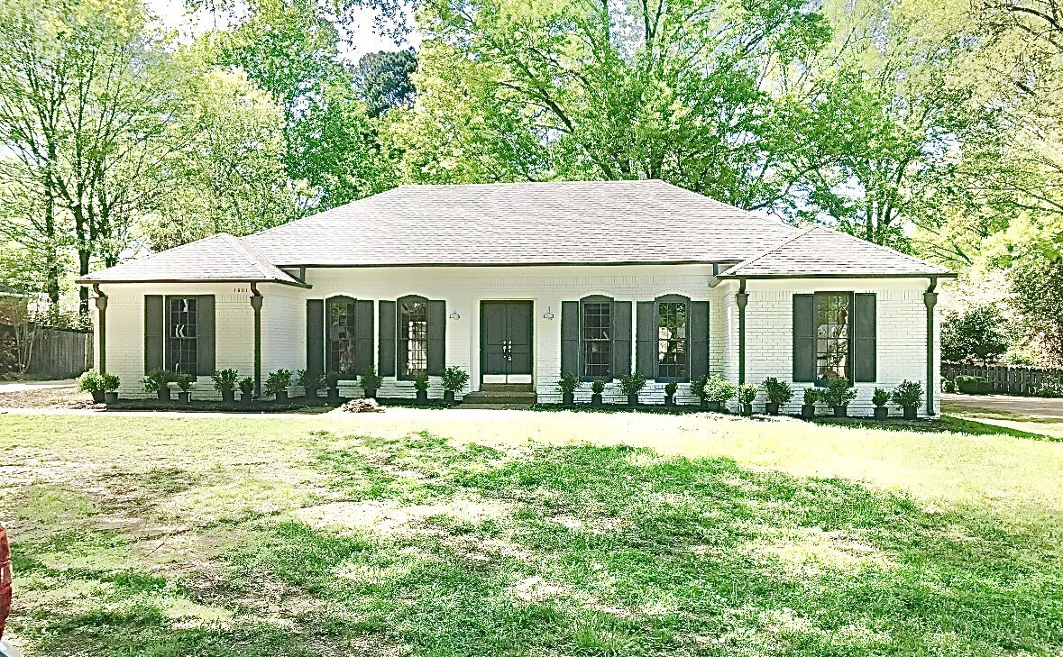 Photo - 1601 McHenry Cir E