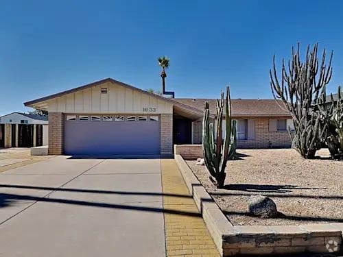 Building Photo - 1633 E Fremont Dr Rental