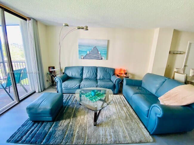 Photo - 3475 N Country Club Dr Apartamento Unidad 306
