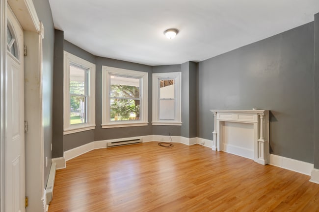 Photo - 1 Sharon Ave Unidad A