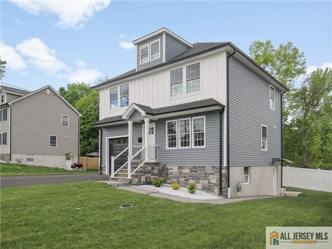 Photo - 211 E Prospect St