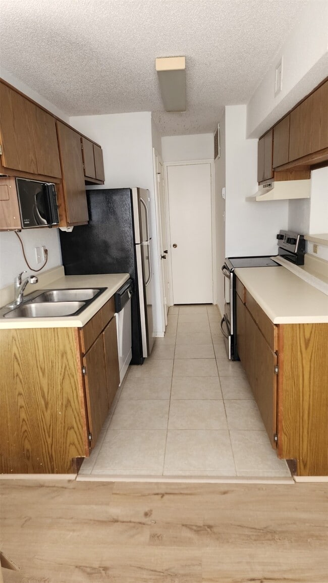 Building Photo - 2750 Holly Hall St Unit 101