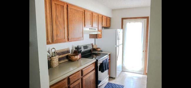 Kitchen - 3422 West St Unit 3422