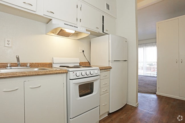 Studio, 1BA - 396 SF - Mountain Vista