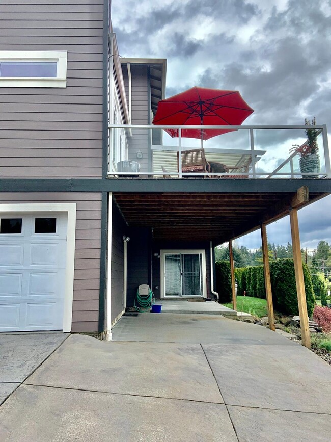 Private Entrance/Covered Patio - 823 E Lakeshore Dr Casa Adosada