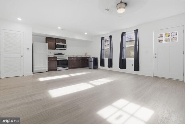 Building Photo - 6036 Market St