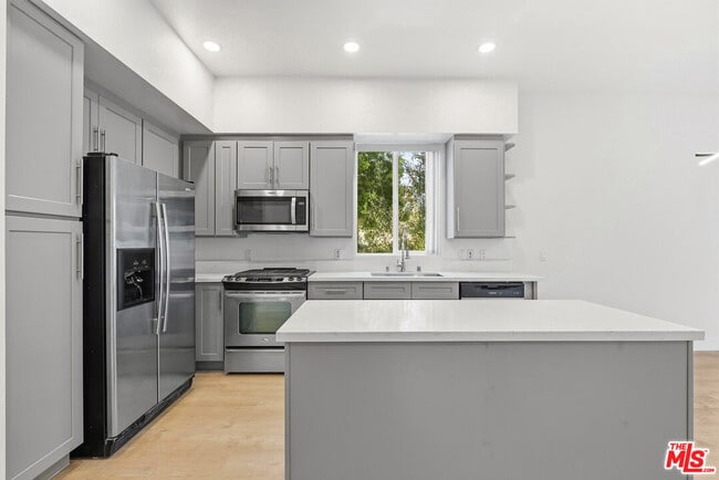 Photo - 12920 W Runway Rd Unidad 120