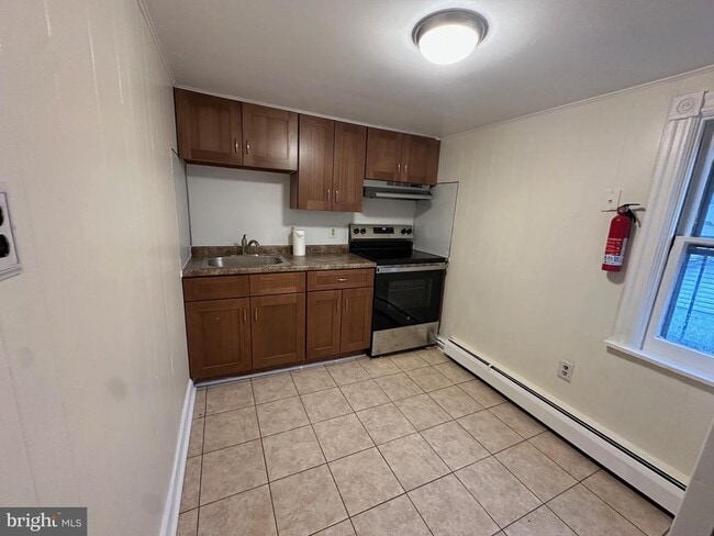 Building Photo - 225 Wood St Rental