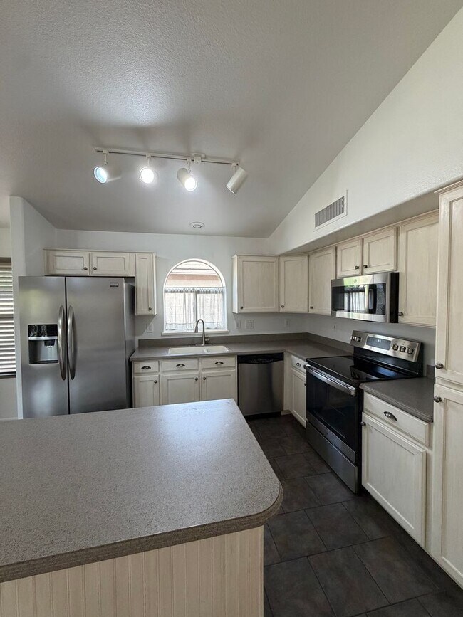 Photo - Stunning 3 bedroom, 2 bath home