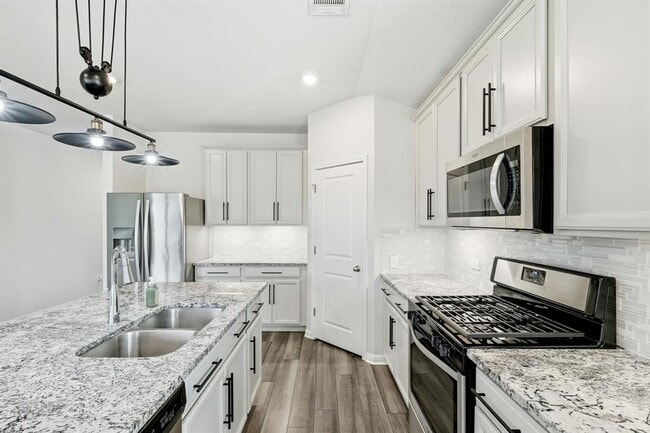 Photo - 424 Windy Reed Rd