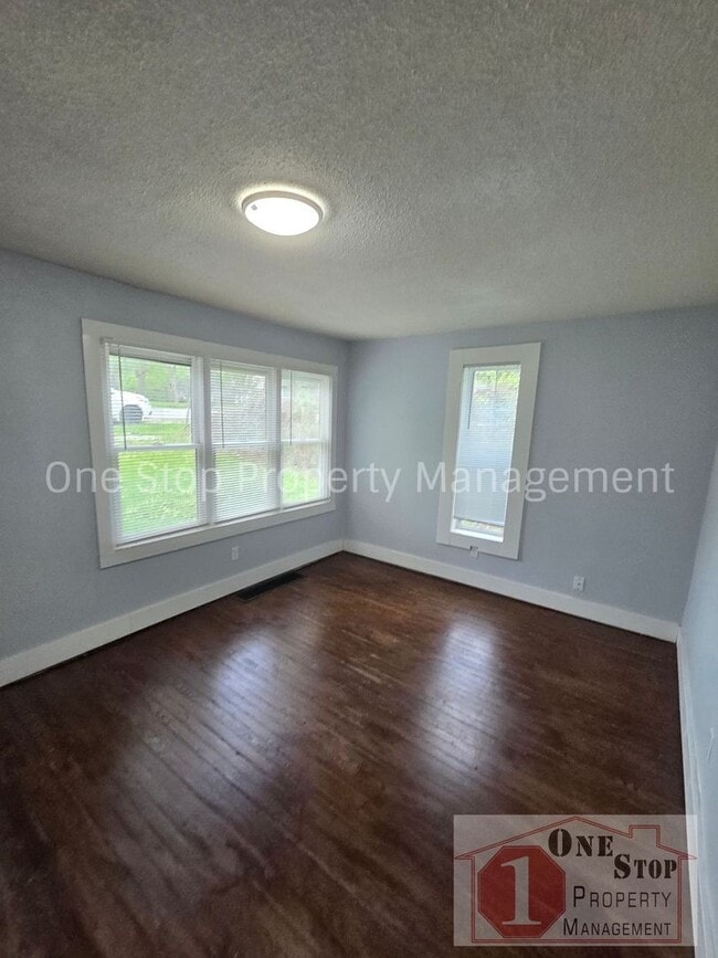 Photo - Beautiful 4 Bedroom 2 Bathroom in Kansas City!