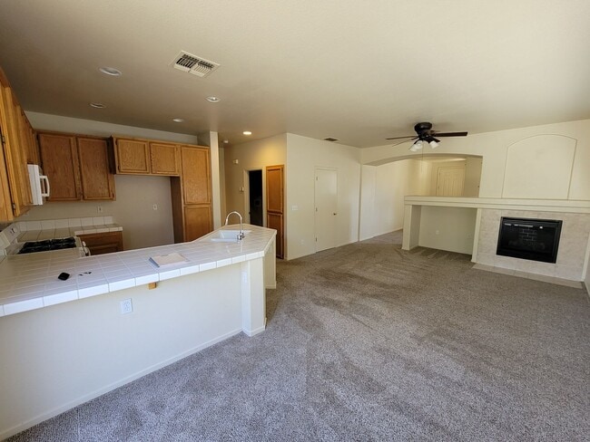 Photo - 3118 Midway Island St