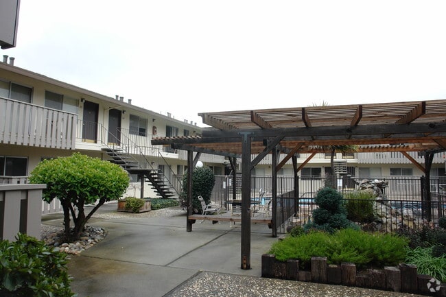 Photo - Mark-Williams Apartments