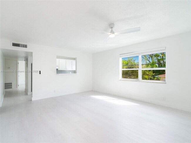 Photo - 2025 Miami Rd Unit 7