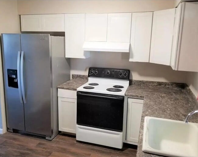 Photo - 576 Crestwood St SW