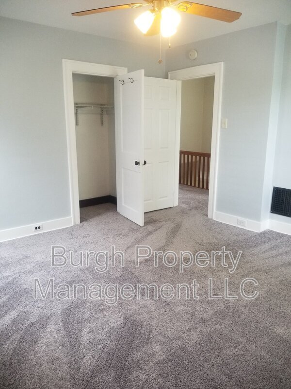 Photo - 944 Jackman Ave