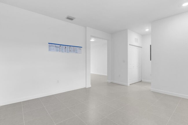 Photo - 2665 SE 28th St