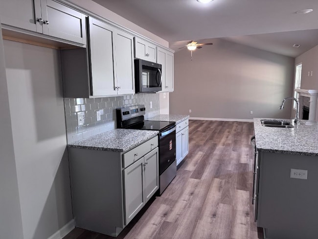 Photo - 303 Grand Oaks Dr