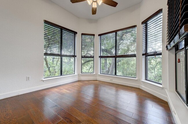 Photo - 4711 Spicewood Springs Rd Unidad 131