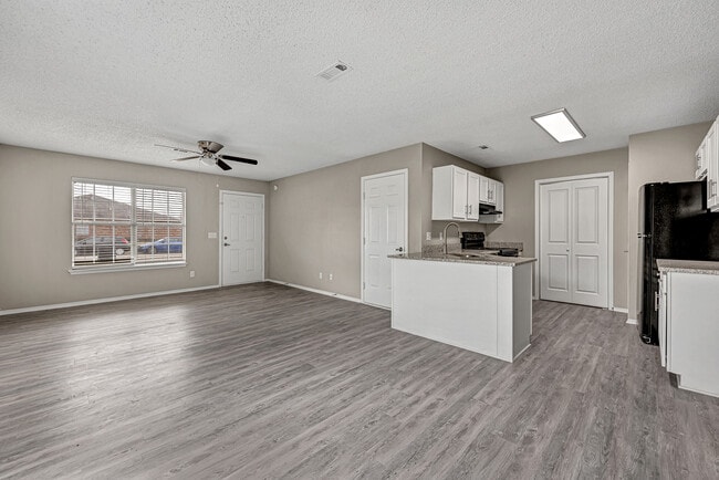 Photo - 4660 W Dover St