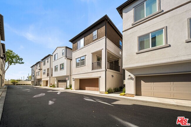 2413 Little Rock Lane
