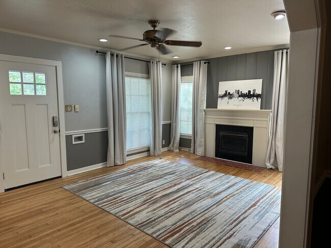 Entry Living Area - 4624 Calmont Ave Unit Arlington Heights Fort Worth