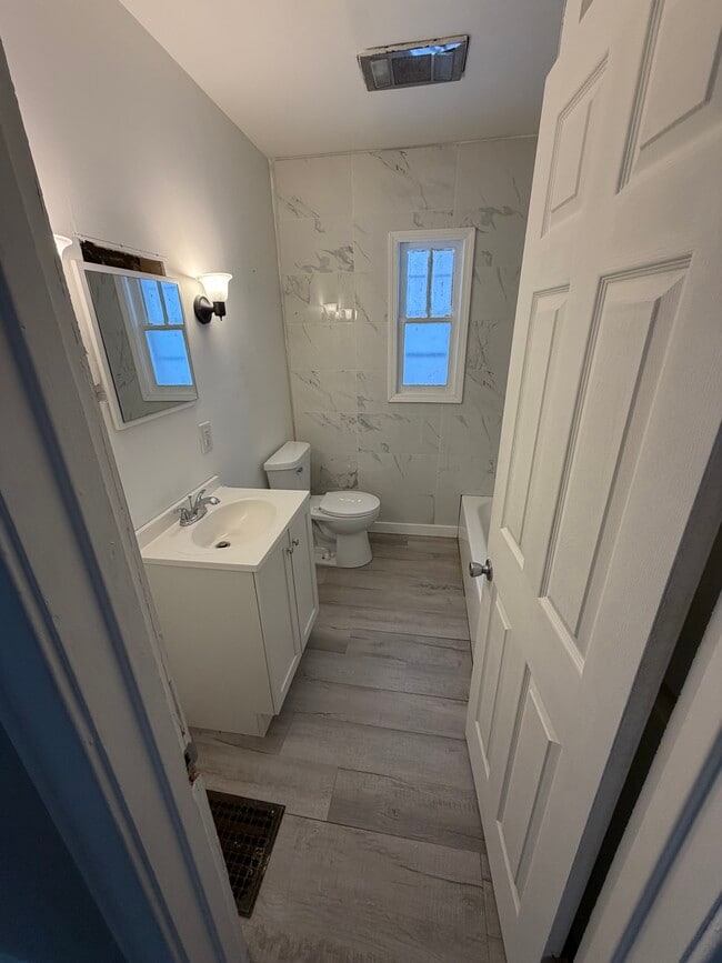 Photo - 1515 Reed Ave