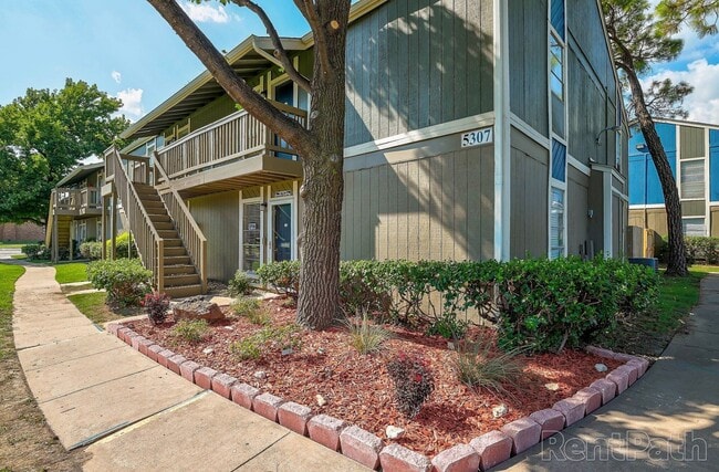 Building Photo - 5307 E 47th Pl Unit 1 Bedroom Model 1-F