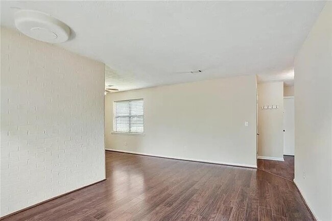 Photo - 76 Sandalwood Cir