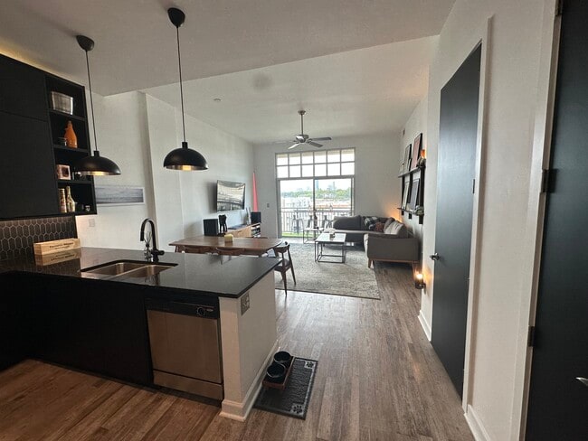 Photo - 711 Cosmopolitan Dr NE Unit 809