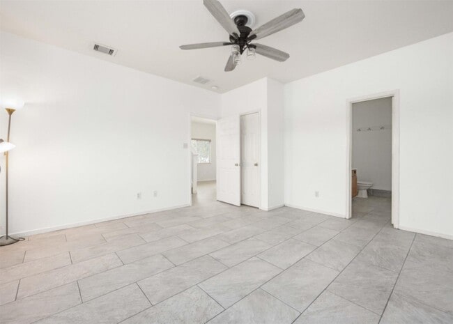 Photo - 20827 Settlers Lake Cir N