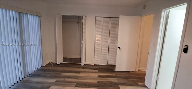 Building Photo - 6225 SW 136th Ct