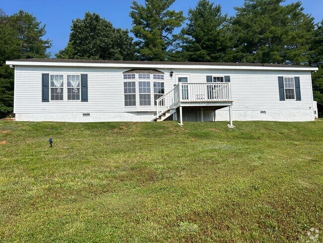 Building Photo - Leicester - Immaculate home on 3/4 acre