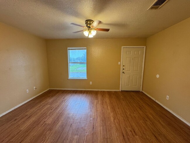 Photo - 1603 Cedarhill Dr Unidad # D
