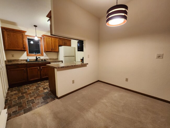 Photo - 240 N Campbell Rd