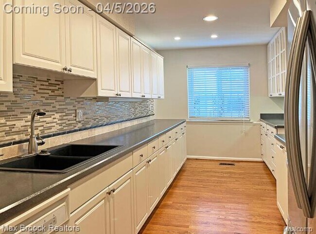 Photo - 42160 Woodward Ave Unit 42