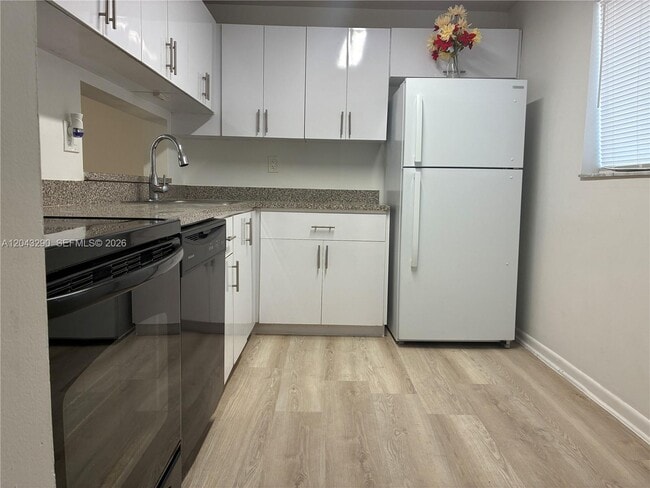 Building Photo - 8420 SW 133rd Avenue Rd Unit 422