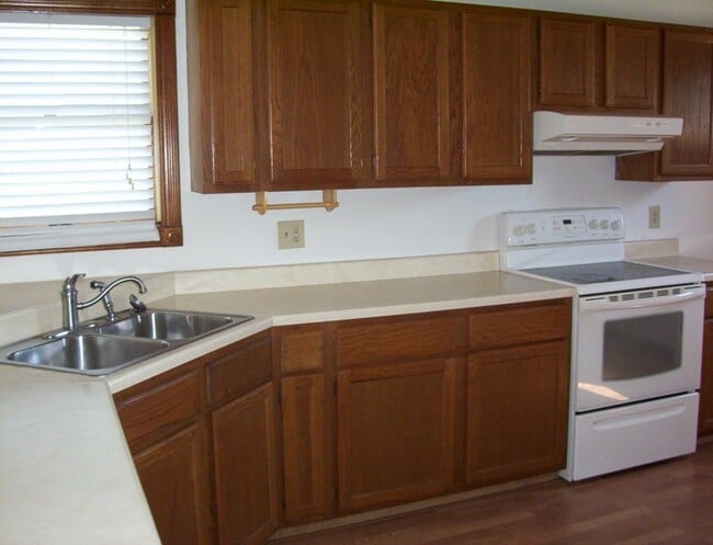 Photo - 4 bedroom house in northeast Springfield w...