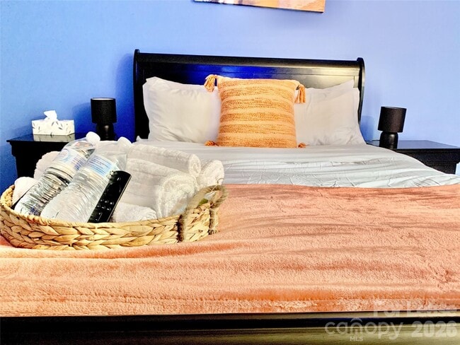 Photo - 500 Umstead Dr